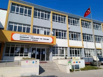 Edremit’te 3 Lise binası güçlendirme için tahliye edildi
