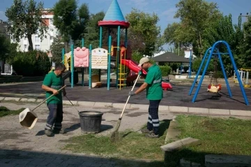 Efeler Belediyesi temizlik çalışmalarını sürdürüyor
