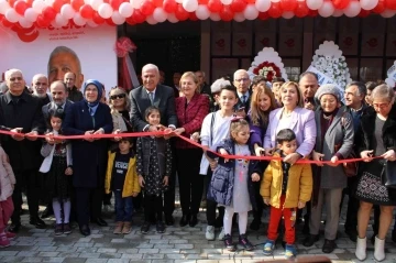 Efeler’de dokuzuncu Kitap Kafe açıldı
