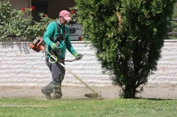 Efeler’in parkları pırıl pırıl oluyor
