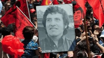 Efsane müzisyen Víctor Jara'yı öldüren eski askerlerin cezası onandı