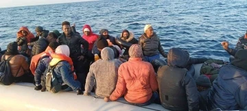 Ege Denizi’nde 33 göçmen kurtarıldı