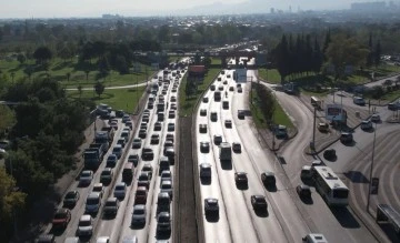 Eğitim öğretim dönemi başladı Bursa'da yollar tıkandı