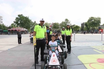 EGM’nin Mobil Trafik Eğitim Tırı Sakarya’da
