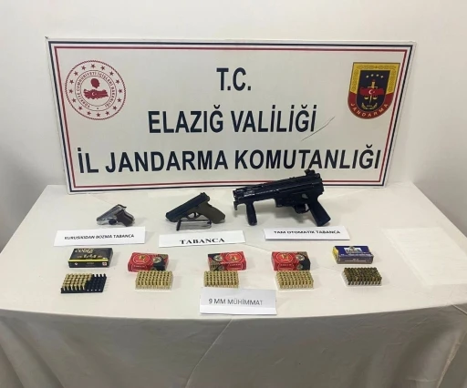 Elazığ’da bir işletmede yapılan aramda ruhsatsız tabanca ele geçirildi
