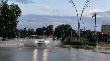 Elazığ ve Karabük'te sağanak etkili oldu