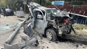 Elazığ'da freni patlayan midibüs 2 araca çarptı, 1 kişi öldü, 20 kişi yaralandı