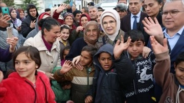 Emine Erdoğan, Malatya'da depremzedelerle bir araya geldi