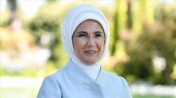 Emine Erdoğan: Sıfır Atık Mavi hareketi kapsamında Van Gölü'nde yürütülen çalışmalar devam ediy