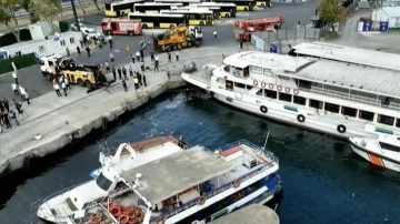 Eminönü'nde İETT otobüsü denize düştü