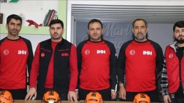 Enkazda hayat kurtaran İHH Erzurum ekibi şimdi de yardım faaliyetleri yürütüyor