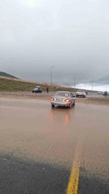 Erciyes’te sağanak yağış etkili oldu
