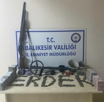 Erdek’te tarihi eser operasyonunda 3 kişi yakalandı
