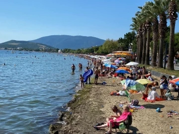 Erdek’te turizm patlaması, binlerce tatilci akın etti
