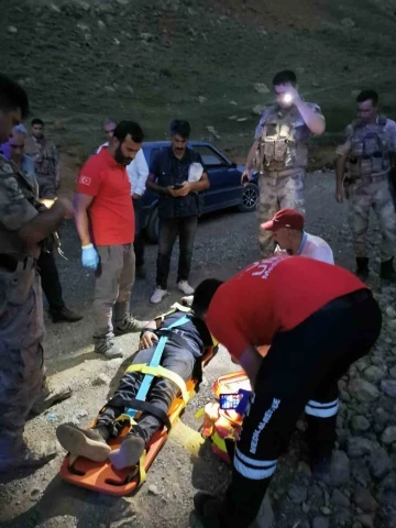 Erek Dağı’nda kayalıklardan düşerek yaralanan kişi kurtarıldı
