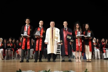 ERÜ Tıp Fakültesi 50. dönem mezunlarını verdi
