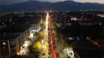 Erzincan’da 600 metrelik bayrakla &quot;100. Yıl Bayrak Yürüyüşü&quot; yapıldı
