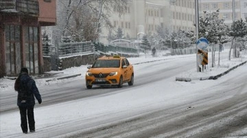 Erzurum, Ardahan ve Kars'ta kar yağışı etkisini sürdürüyor