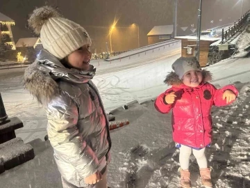 Erzurum beyaza büründü, vatandaşlar karın tadını çıkarttı
