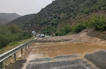 Erzurum’da yoğun yağış heyelan ve seli getirdi

