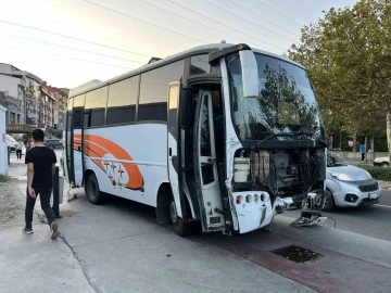 Freni patlayan servis minibüsü ortalığı birbirine kattı