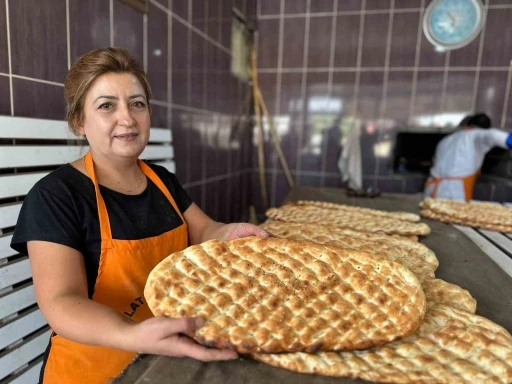 Eşinden kalan ekmek fırınının başına geçti