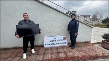 Eskişehir’de 9 hırsızlık olayı gerçekleştirdiği belirlenen 2 şüpheli jandarmadan kaçamadı
