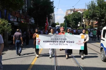 Eskişehir’de Koruyucu Aile Günü farkındalık yürüyüşü Mehteran takımı eşliğinde düzenlendi
