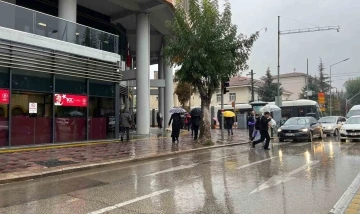 Eskişehir’de sağanak yağış etkili oluyor
