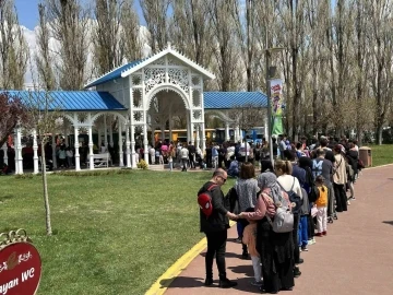 Eskişehir’deki parklarda bayram yoğunluğu
