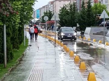 Eskişehir güne yağmurlu başladı
