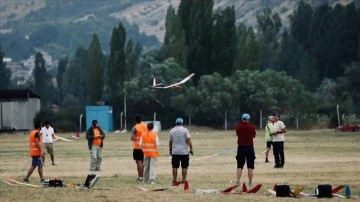 Eskişehir'de &quot;F3L Open International Cup 2 metre Planör Yarışması&quot; düzenlendi