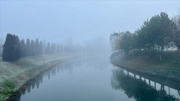 Eskişehir'den geçen Porsuk Çayı sisle kaplandı