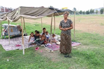 Ev kirasını ödeyemeyen çift 8 çocukları ile sokakta kaldı
