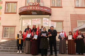 Evlat nöbetindeki ailelerden AYM’nin HDP kararına tepki
