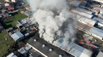 Eyüpsultan’da sanayi sitesinde büyük fabrika yangını
