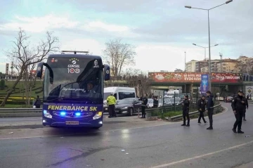 Fenerbahçe kafilesi stada ulaştı
