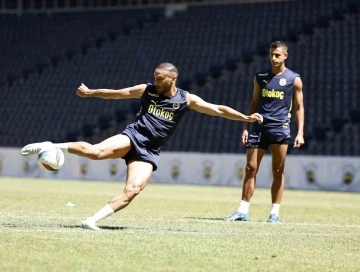 Fenerbahçe, Lille maçı hazırlıklarını Ülker Stadyumu’nda yaptığı antrenmanla sürdürdü