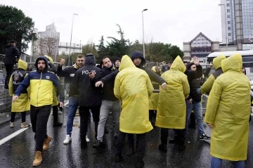 Fenerbahçe taraftarı, Tüpraş Stadyumu’na geldi
