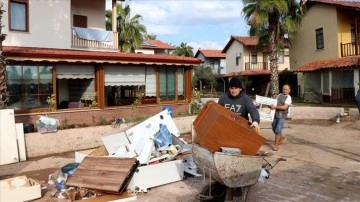 Fethiye'de selin izleri silinmeye çalışılıyor