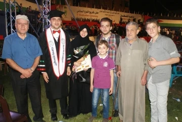 Filistinli öğrencinin ailesiyle mutlu günlerinden geriye sadece fotoğraf kareleri kaldı
