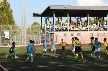 Final maçında Fenerbahçe’yi yenen Kasımpaşa, şampiyon oldu
