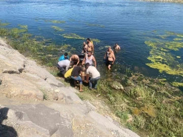 Fırat Nehri’nde boğulan babanın da cansız bedeni bulundu
