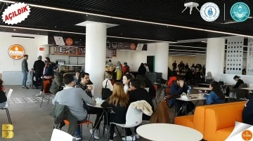 Fırıntaş Kampüs Kafe’de öğrencilerin yanında
