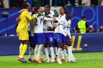 Fransa penaltılarla yarı finalde
