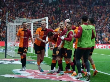 Galatasaray 9 yıl sonra evinde Fenerbahçe’yi mağlup etti