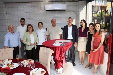 Gastronomi ve mutfak sanatları öğrencileri ceket giydi
