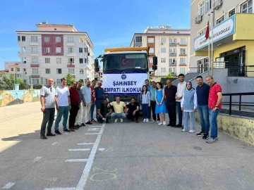 Gaziantep Şahinbey Empati İlkokulu eğitimcilerinden duyarlı davranış
