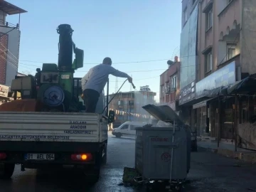 Gaziantep’te sivrisinek ve karasineklere karşı ilaçlama çalışmaları devam ediyor
