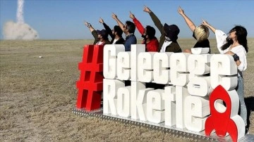 Gaziantep Üniversitesi öğrencileri ürettikleri roketle TEKNOFEST'te birinci oldu